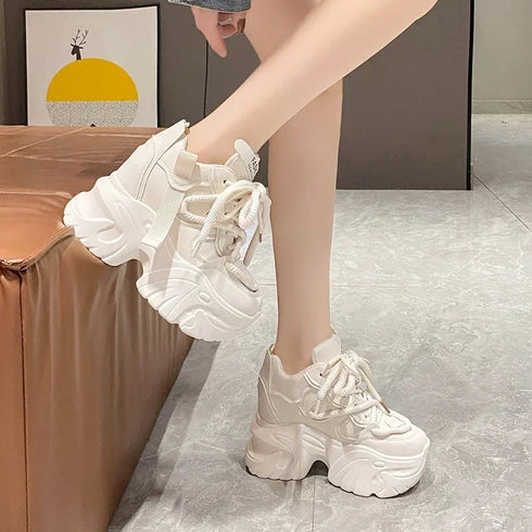 厚底スニーカー